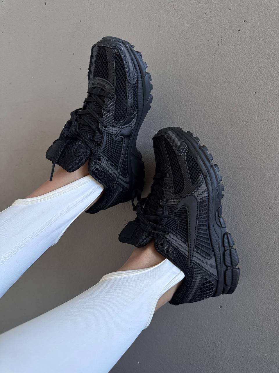 Nike Air Zoom Vomero 5 Black - oceanhype - 