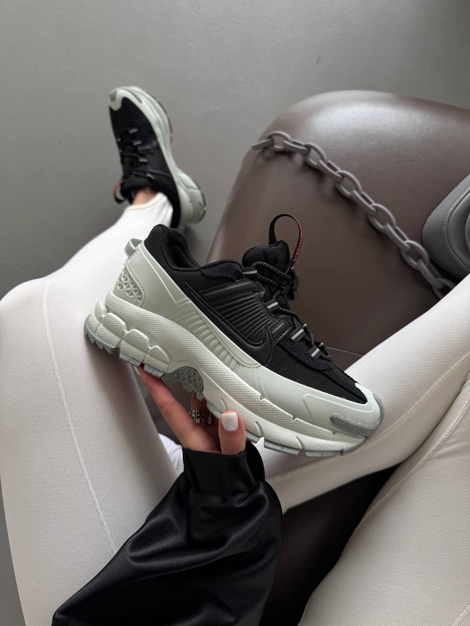Nike Zoom Vomero Roam Black Light Silver - oceanhype - 