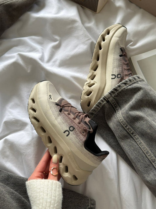 On Loewe x Cloudtilt Clove Sand - oceanhype -