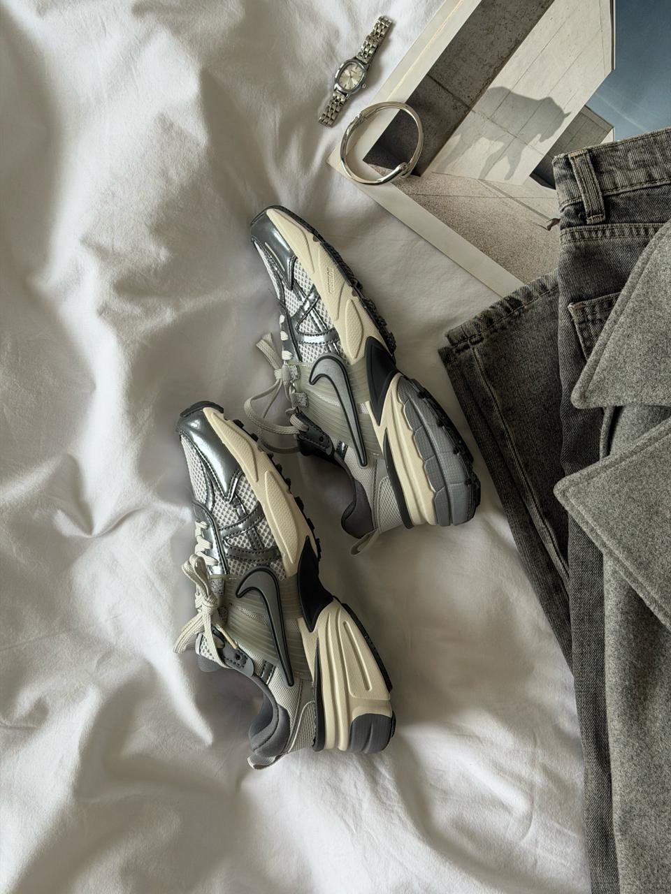 Nike V2K Runtekk Summit White Metalic Silver - oceanhype -