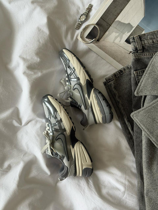 Nike V2K Runtekk Summit White Metalic Silver - oceanhype -