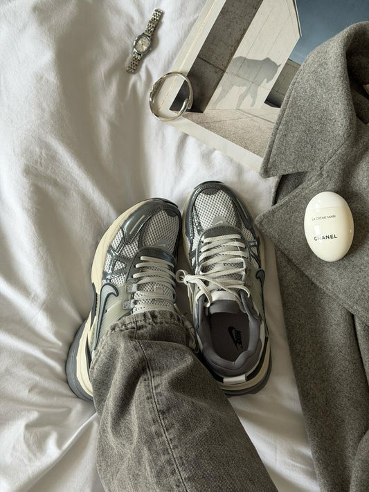 Nike V2K Runtekk Summit White Metalic Silver - oceanhype -