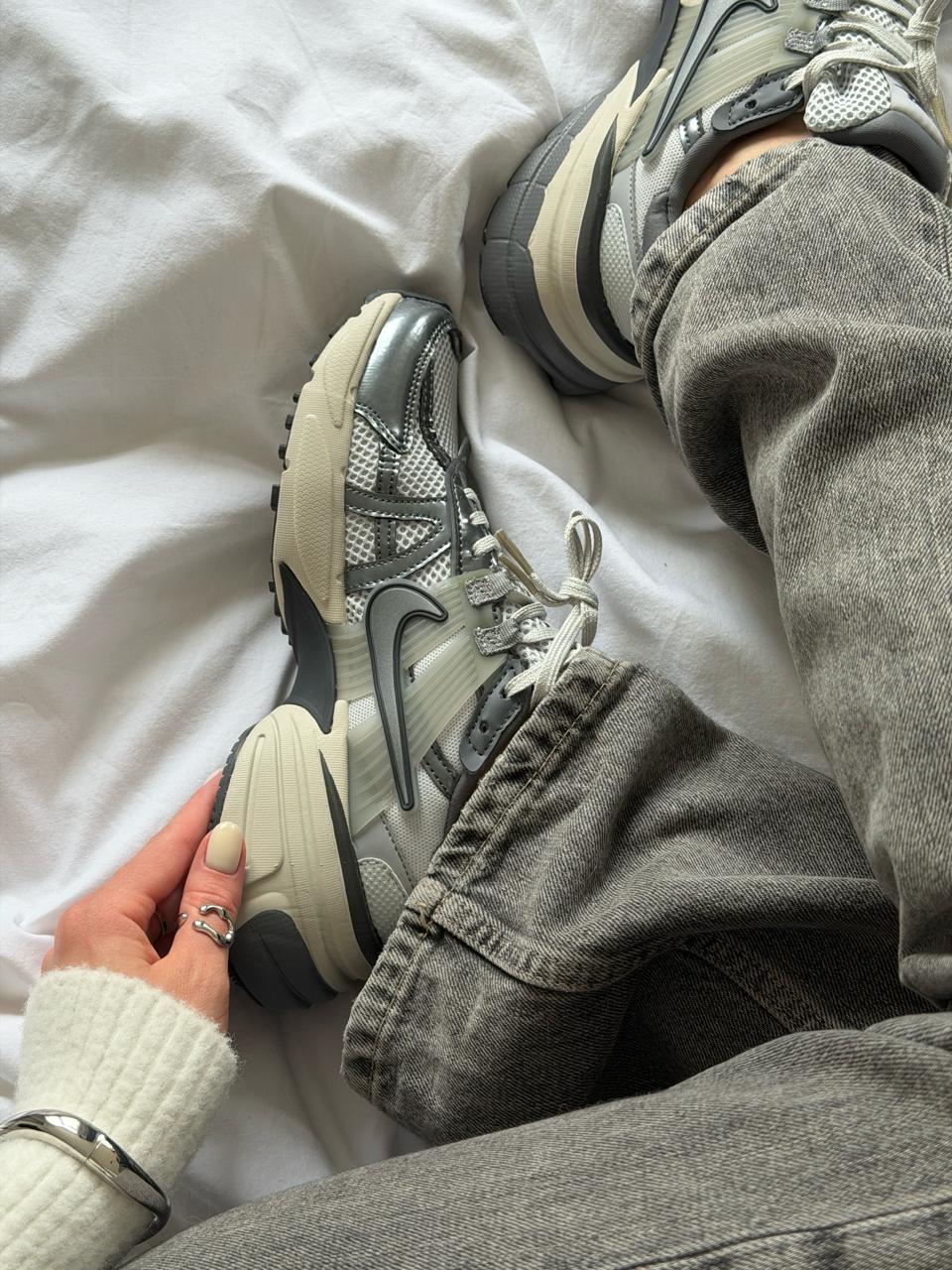 Nike V2K Runtekk Summit White Metalic Silver - oceanhype -